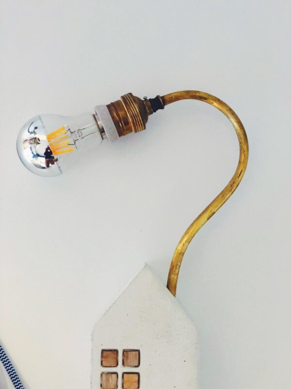 Uruk White lampada in cemento